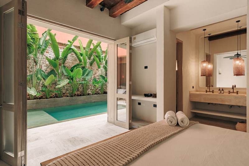 Room 1 — Suite with private pool