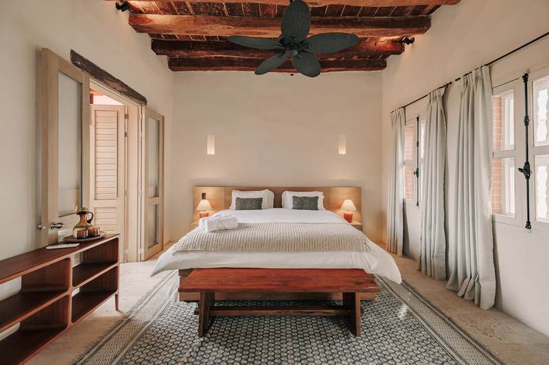 Room 6 — Original colonial ceilings